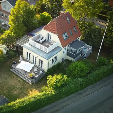 Villa Charming House With Beautiful Garden In Copenhagen Soborg