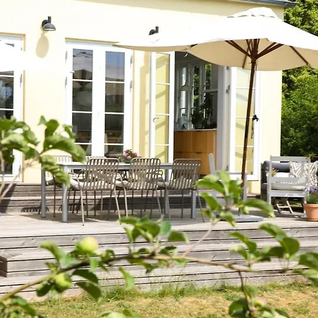 Charming House With Beautiful Garden In Copenhagen * Soborg
