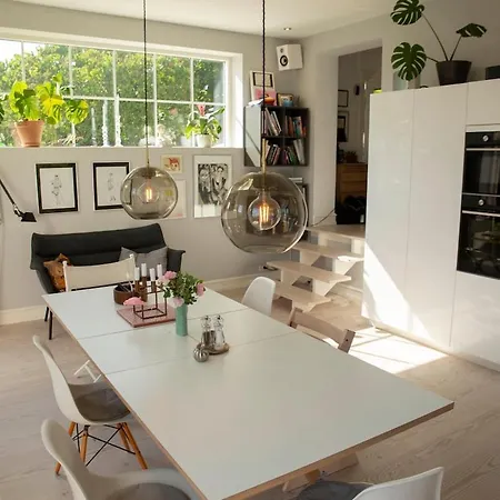 Villa Charming House With Beautiful Garden In Copenhagen *